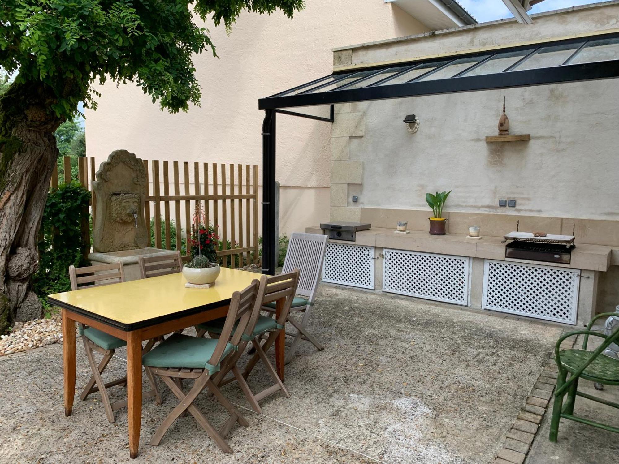 Villa Batisse En Pierre XVII Siecle 115 M² Avec Terrasse Ambares-et-Lagrave Exterior foto